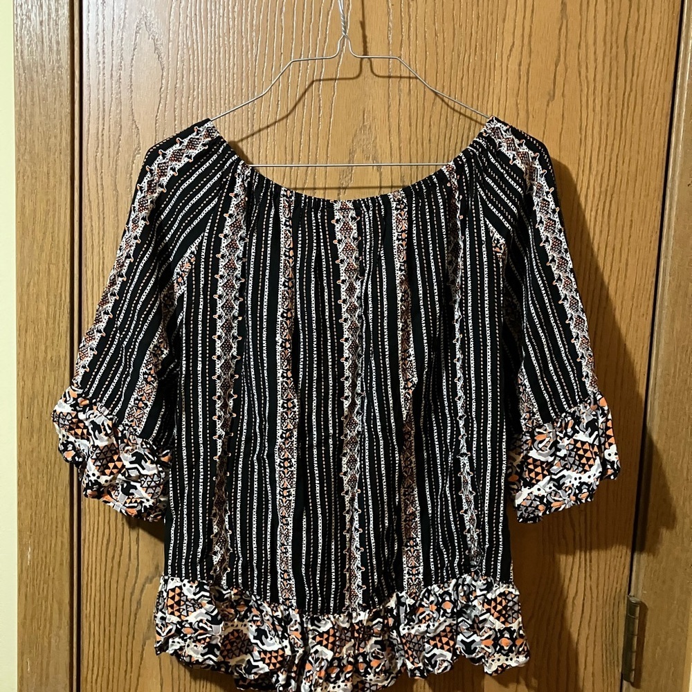 Women's Striped Off-Shoulder Blouse - Picture 3 of 4